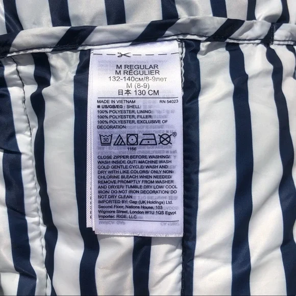 Gap kids navy blue puffer vest with gold stars, Medium - Picture 7 of 8